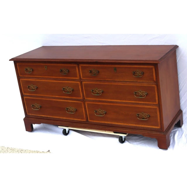 Mid-Century Modern 1970's Vintage Henredon Georgian-Style Mahogany Six-Drawer Dresser For Sale - Image 3 of 12
