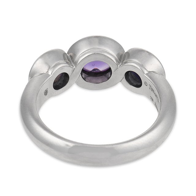 1980s Tiffany & Co. French Amethyst 18k White Gold Three Stone Ring, Size 6.5 For Sale In Los Angeles - Image 6 of 7