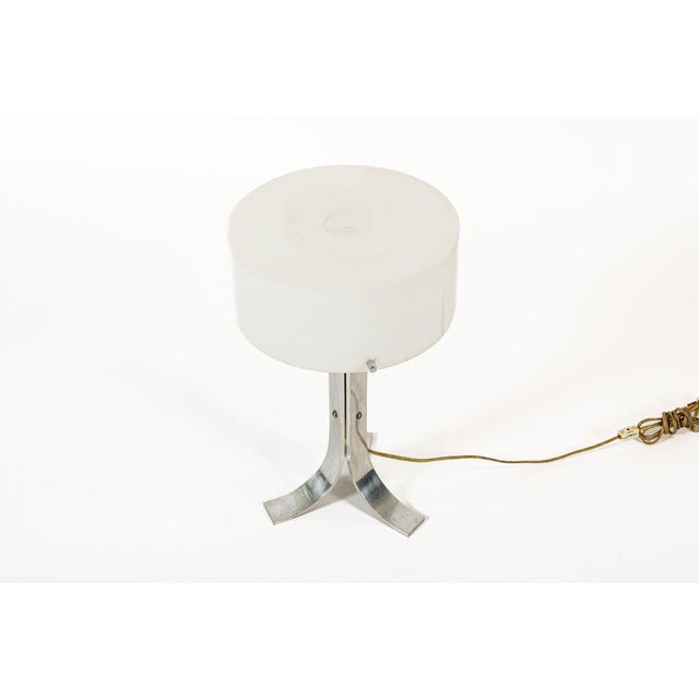1970s Vintage Mid Century Silver & White Acrylic Shade Table Lamp For Sale - Image 5 of 12