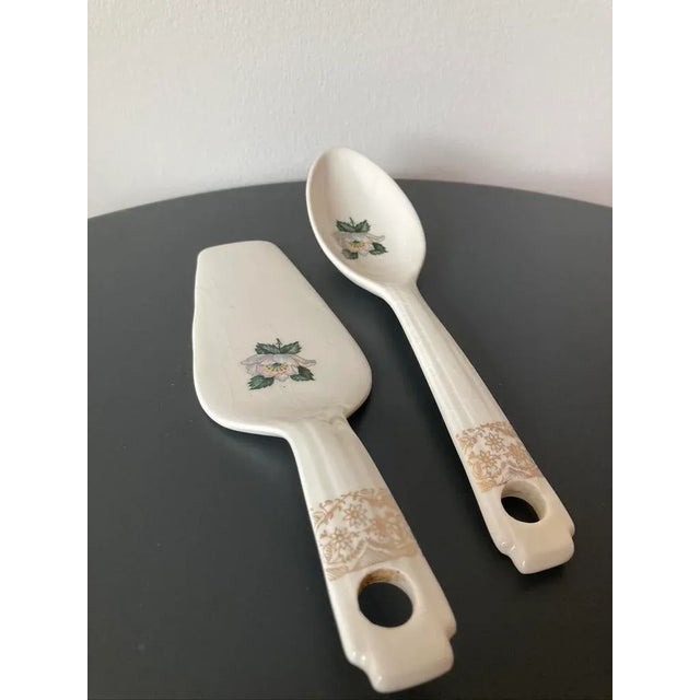 Farmhouse Ivory Floral Porcelain Serving Spoon and Pie Cake Server- Set of 2 For Sale - Image 3 of 12