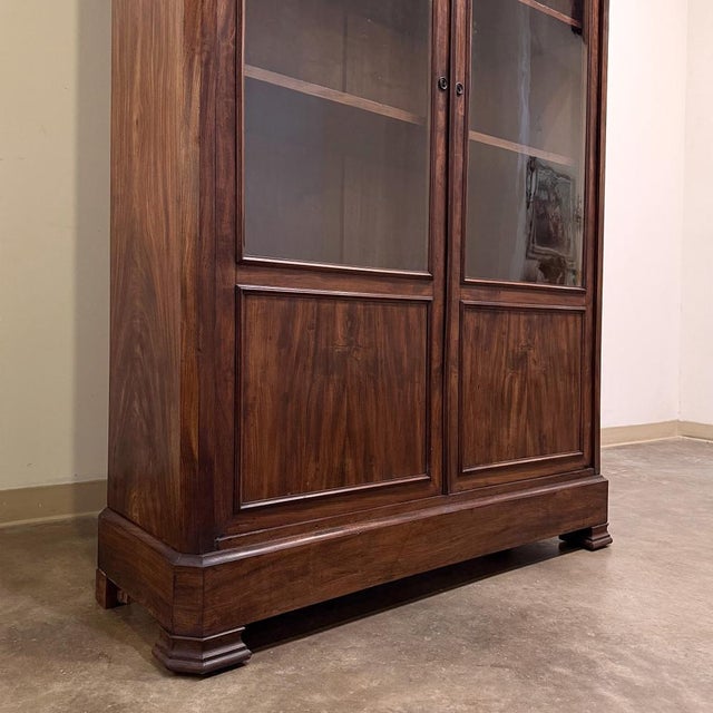 19th Century French Louis Philippe Mahogany Bookcase With Glazed Doors For Sale - Image 11 of 16