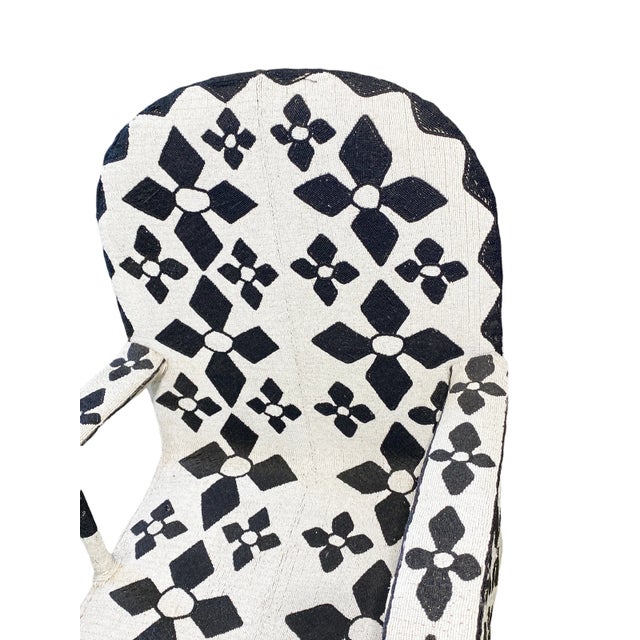 African Nobility Nigerian Yoruba Black& White Beaded Chair For Sale In New York - Image 6 of 13
