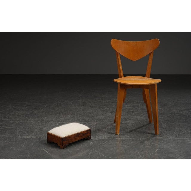 period: 1920s origin: The Netherlands dimensions: h12 x w30 x d22 cm material: oak wood, newly upholstered with bouclé...