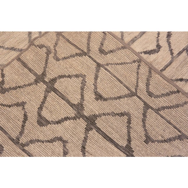 Nazmiyal Collection Oversized Chevron Modern Rug For Sale - Image 4 of 8