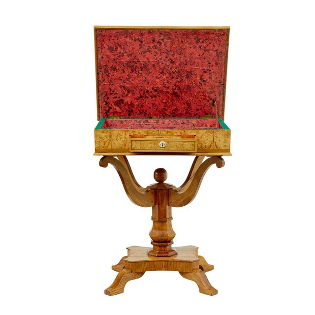 Antiqye Scandinavian Burr Birch and Elm Occasional Table, 1870 For Sale - Image 4 of 12