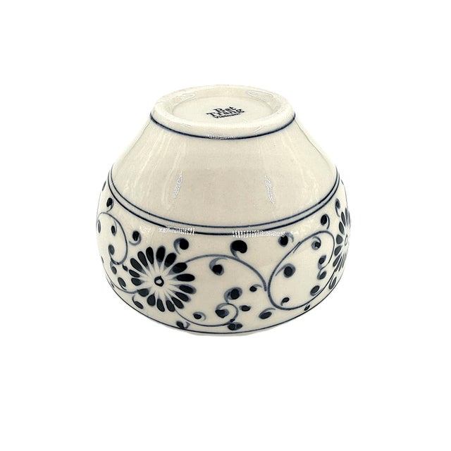 2020s Set of 4 Bat Trang Vietnamese Ceramic Multipurpose Bowls With Hand Painted Floral Motif For Sale - Image 5 of 10