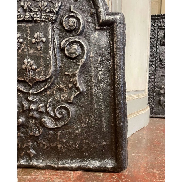Metal 18th Century French Cast Iron Fireback With Royal Coat of Arms For Sale - Image 7 of 9