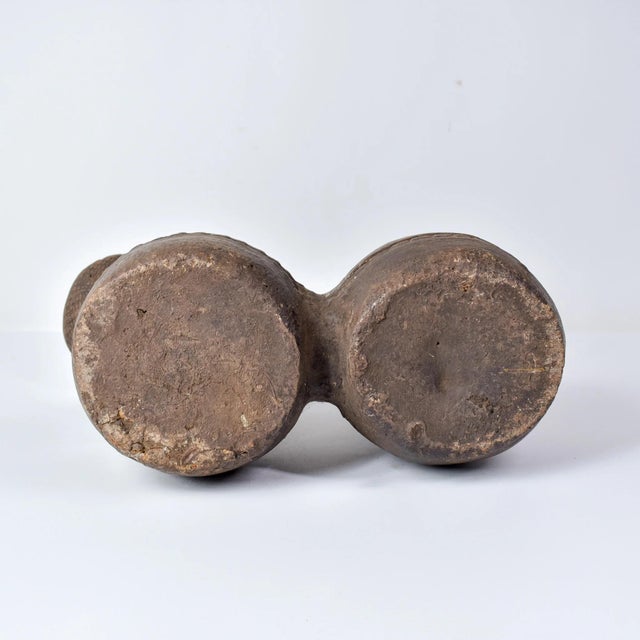 Brown Early 20th Century Mangbetu Double Figure Marriage Clay Vessel For Sale - Image 8 of 11