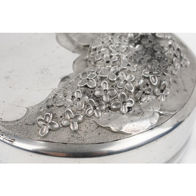 Albert Chezal Art Nouveau Pewter Box with Lilac Decor, France circa 1910 For Sale In Atlanta - Image 6 of 16