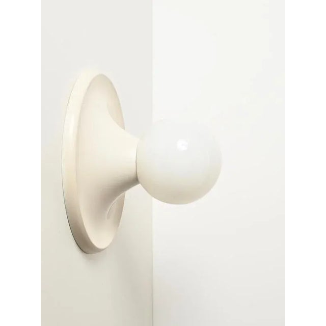 Large Ivory Light Ball Wall Lamp by Castiglioni for Flos, 1965 For Sale - Image 3 of 12