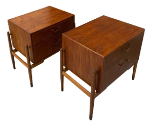 Sculptural pair of Teak Nighstands