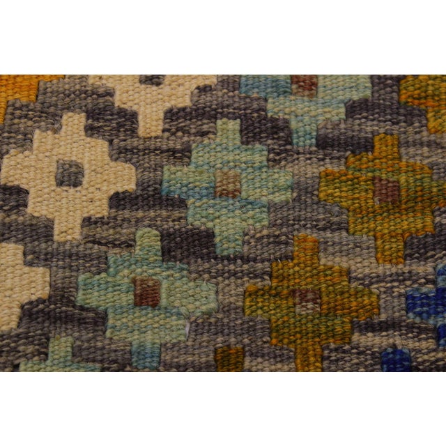 Shabby Chic Shabby Chic Kilim Ivory Gray Wool Rug - 5'5" X 8'3" For Sale - Image 3 of 7