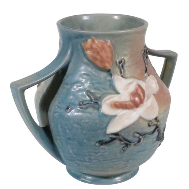 Art Deco Mid 20th Century Roseville Pottery Magnolia Pattern Handled Vase 91-8" For Sale - Image 3 of 7