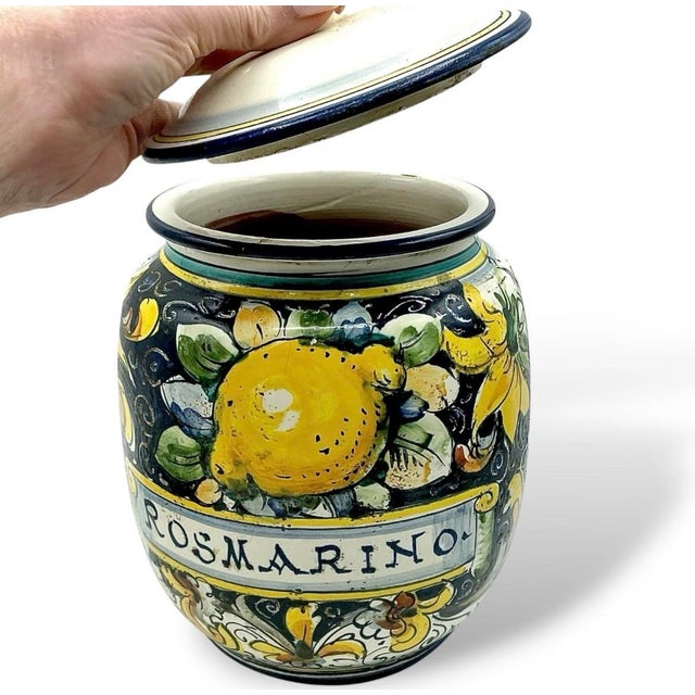 Rustic European 1970s Italian Ceramic Rosmarino Spice Herb Canister Jar Lidded Hand Painted Lemons Euc For Sale - Image 3 of 11