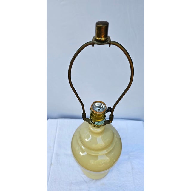 Mid-Century Modern Vintage Beige Ginger Jar Lamp For Sale - Image 3 of 5