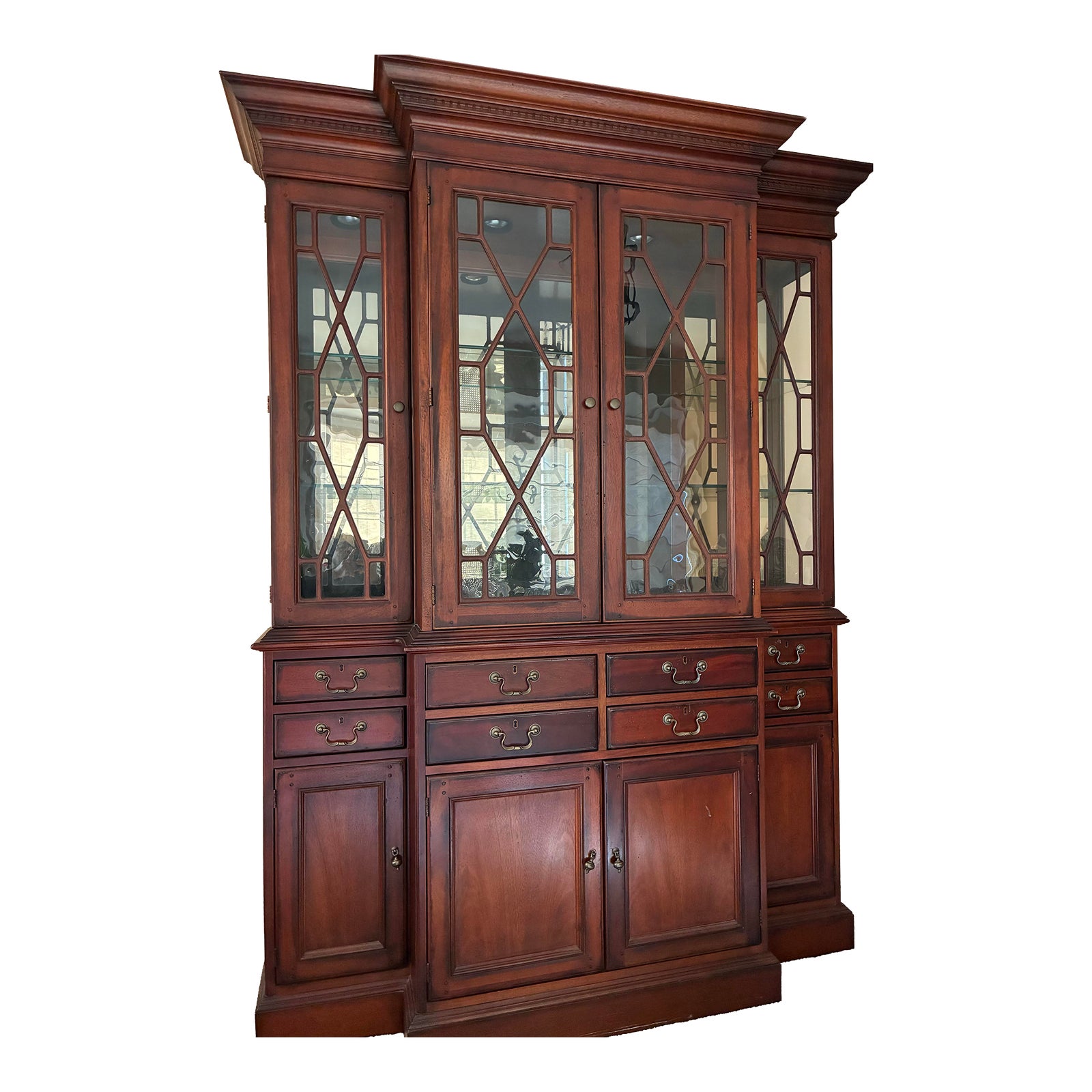 Drexel Heritage China Cabinetnull