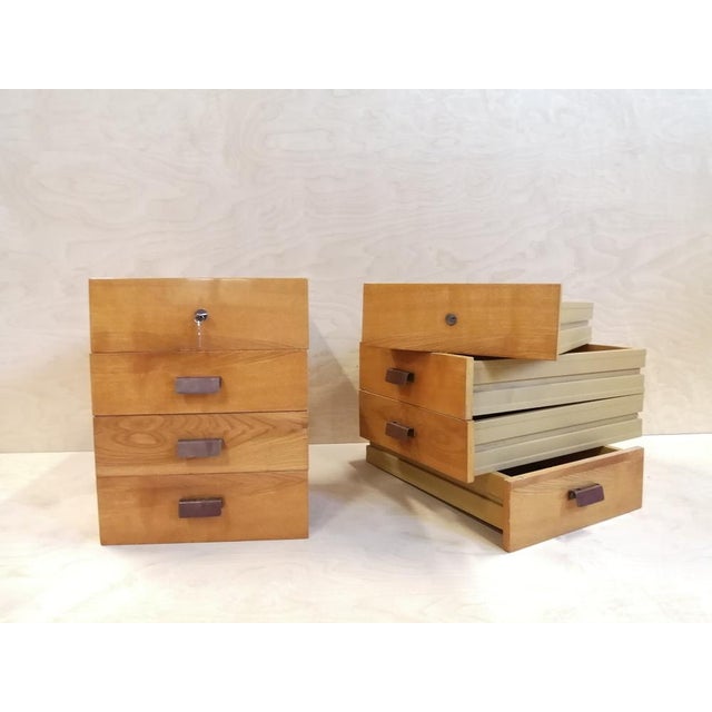 Large writing desk with 8 drawers in original excellent condition with functional lock, 134 cm long.