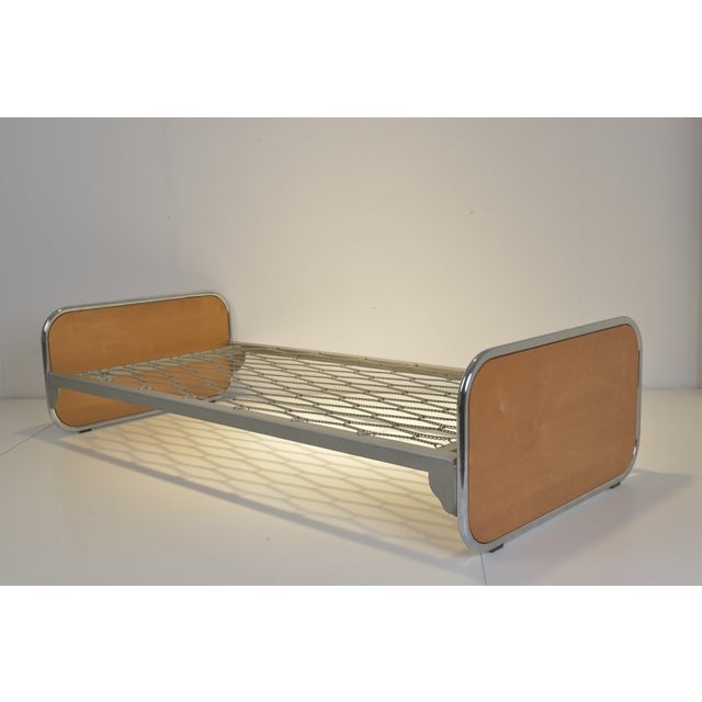 The steel tube bed by Alfred Roth (1927) – The revolution of the sleeping space, living at the cutting edge of time. When...
