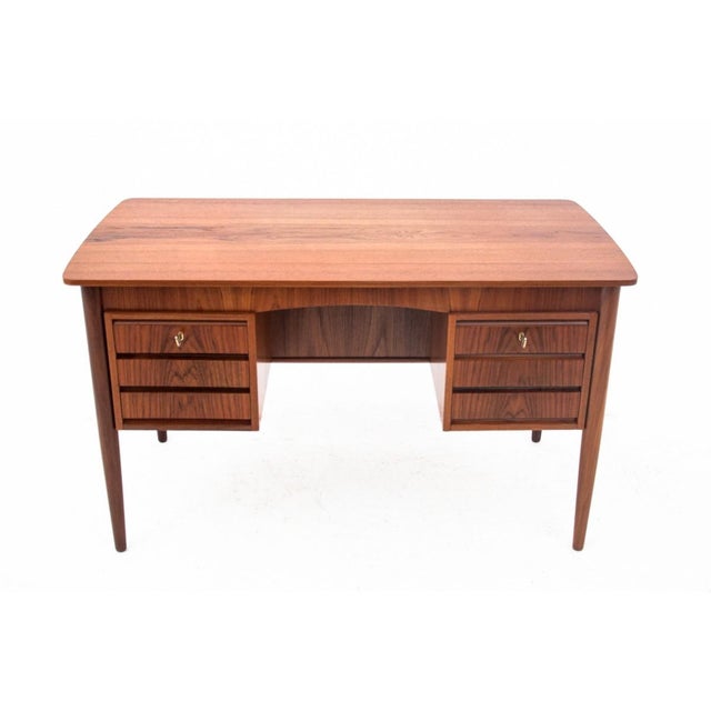 Vintage Danish Teak Desk, 1960s, in Very Good conditions. Designed 1960 to 1969