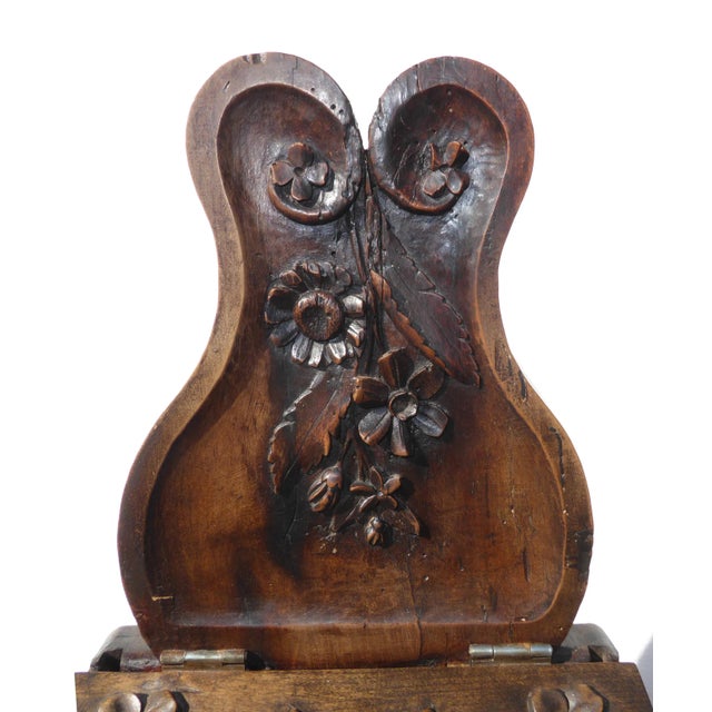 1960s Vintage Floral Motif Carved Wood Box For Sale - Image 5 of 11