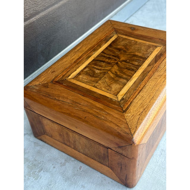 Late 19th Century Italian Walnut Marquetry Jewelry Box, Circa 1880. For Sale - Image 5 of 9