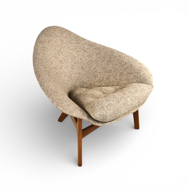This 1960s vintage Mid Century Modern Coconut Lounge Chair by Adrian Pearsall for Craft Associates is an iconic sculptural...