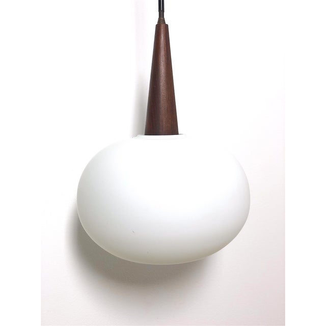 1960s Mid-Century Modern Opaline Glass Chandelier, Italy, 1960s For Sale - Image 5 of 9