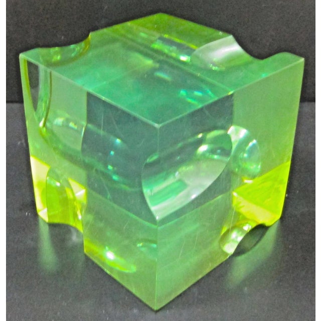 1960s 1960s Mid-Century Optical Light and Space Sculpture Green Lucite Cube Attributed to Roz Stroll For Sale - Image 5 of 12