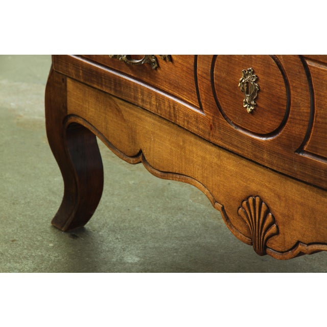 Vintage 18th Century French Provençal Louis XVI Walnut Commode For Sale - Image 6 of 16