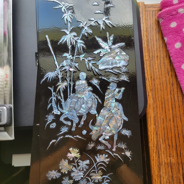 VTG Rare Set of 4 Panels Vietnamese Mother of Pearl Inlay Lacquer Fishing Hunting Plaques Farm Life MCM Sơn Mài For Sale - Image 17 of 18