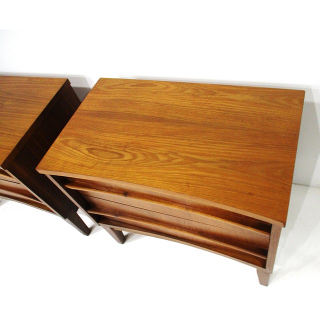 Mid Century Walnut Nightstands in the Style of Altavista Lane For Sale In Cincinnati - Image 6 of 12