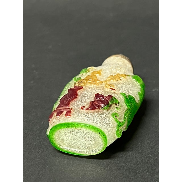Late 20th Century Chinese Art Peking Glass Overlay Snuff Bottle For Sale - Image 4 of 7