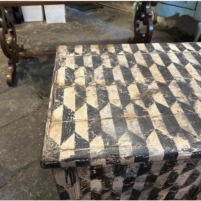 Late 19th Century Late 19th Century Black and White Lacquered Wood Florentine Blanket Chest For Sale - Image 5 of 15