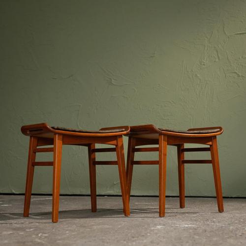 Industrial Teak Stools with Black Leather Cushions by P. Jensen, Denmark, 1960s, Set of 2 For Sale - Image 3 of 10