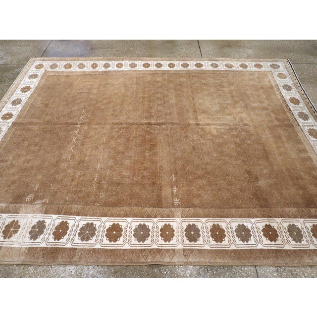 Galerie Shabab Collection Mid-20th Century Turkish Anatolian Carpet For Sale In New York - Image 6 of 10