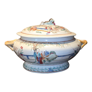 Late 19th Century Qing Dynasty Soup Tureen With Foo Dog Lid Handle