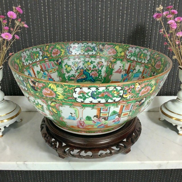 Late 19th Century Large Chinese Rose Medallion Punch Bowl, 19th Century, Famille Rose Palette For Sale - Image 5 of 15