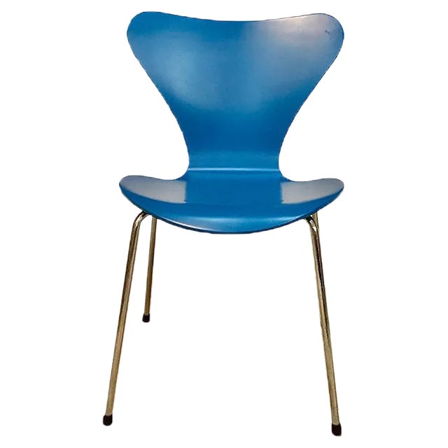 Danish Blue Series 7 3107 Stackable Dining or Desk Chair by Arne Jacobsen for Fritz Hansen, 1955 For Sale
