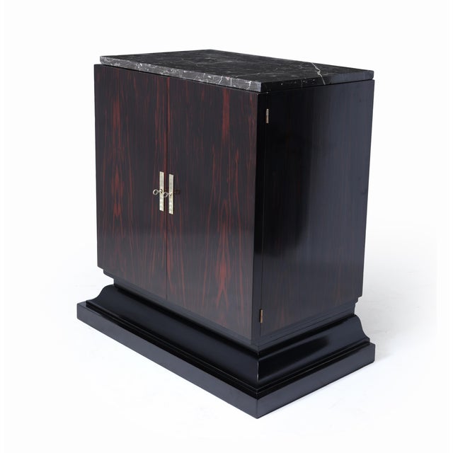French Art Deco Macassar Ebony Cabinet, 1925, in Very Good conditions. Designed 1920 to 1949