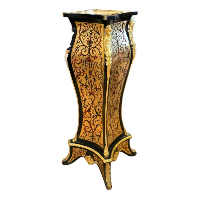 French Louis XV Pedestal Stand – Intricate Marquetry, Gilded Details & Hand-Applied Gold Leaf For Sale