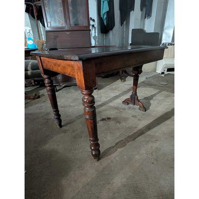 Georgian-Style Mahogany Tripod Pedestal Table For Sale - Image 9 of 15