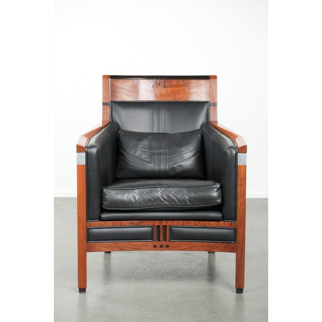 We are offering this black leather Art Deco Schuitema design armchair, in good condition, from the Decoforma series. A...