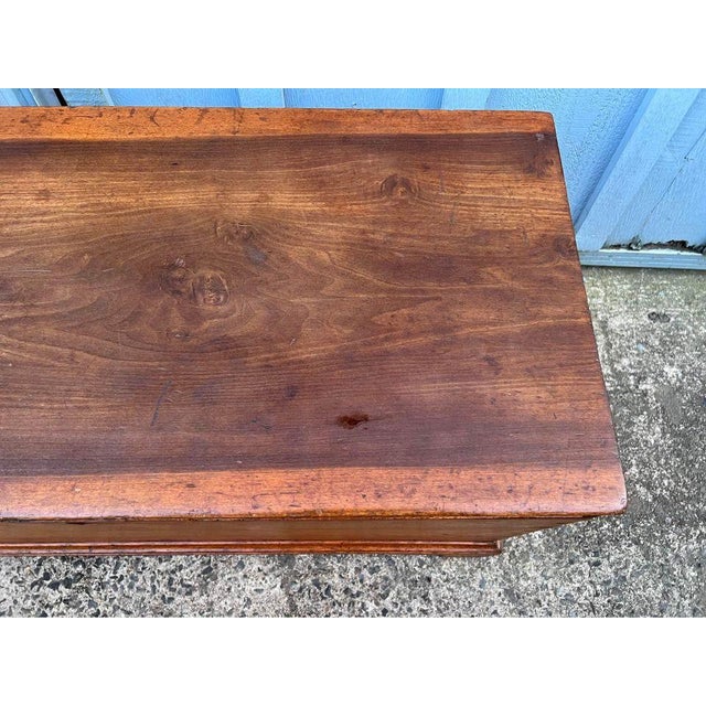 19th Century Early American Style Hand Dovetailed Constructed Trunk Blanket Chest For Sale In Washington DC - Image 6 of 11