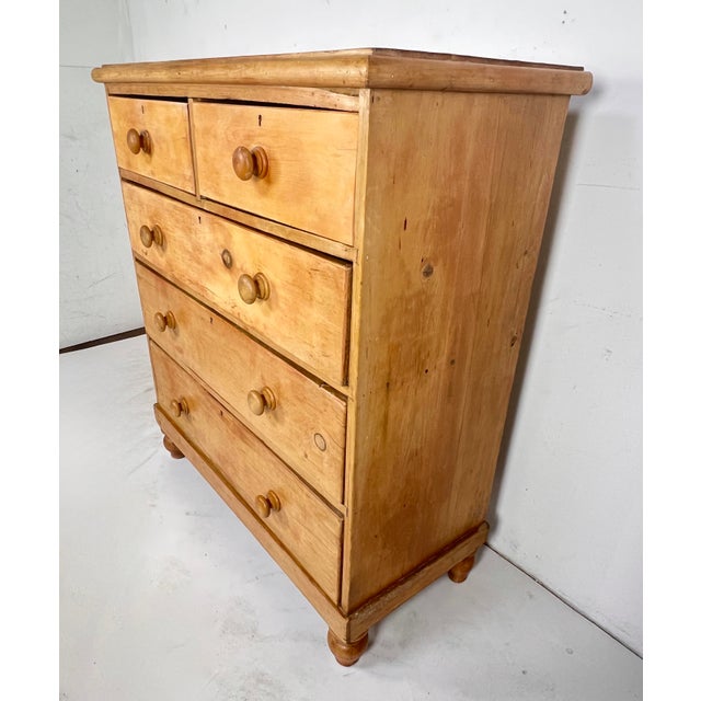 Brown C. 1860s Antique English Scrubbed Pine Chest of Drawers For Sale - Image 8 of 11