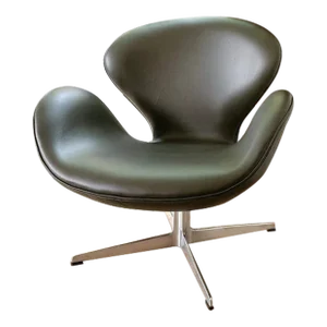 1950s Early 'Swan' Chair Model No. 3320 by Arne Jacobsen