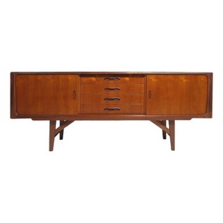 Mid-Century Scandinavian Low Teak Sideboard Media Credenza 68 '' For Sale