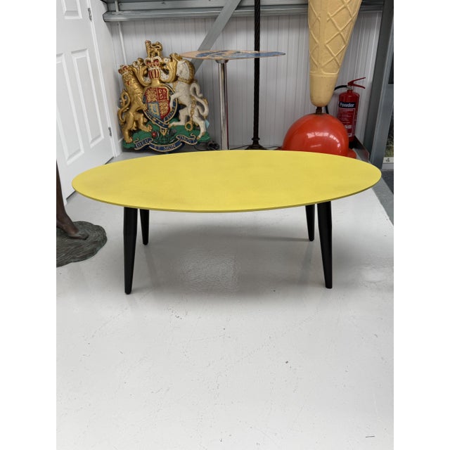 Vintage Coffee Table, 1980s, in Very Good conditions. Designed 1980 to 1989