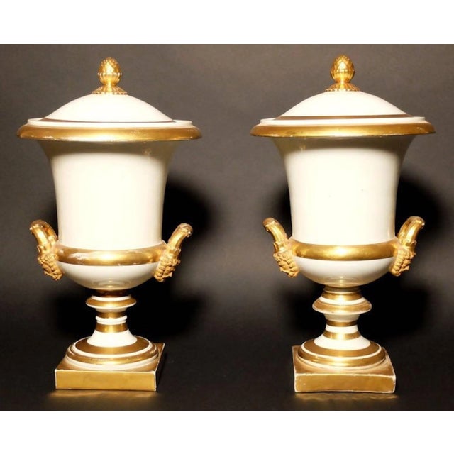 Metal Antique Vases in Paris Porcelain, 1830, Set of 2 For Sale - Image 7 of 7
