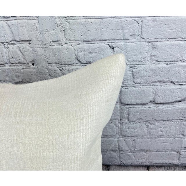 Turkish 20 x 20 Hemp Pillow Turkish Cushion Natural Grayish White Pillow Cushion Cover For Sale - Image 3 of 4