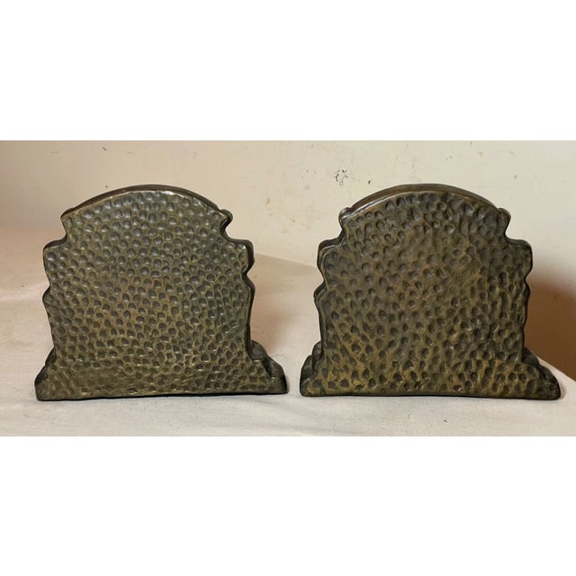 Bronze Pair of Antique Armor Bronze Clad Ye Ols Coaching Days Horse and Buggy Bookends For Sale - Image 8 of 11